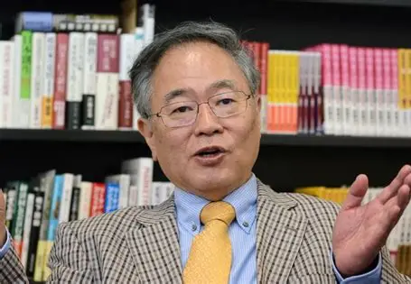 髙橋洋一氏の写真